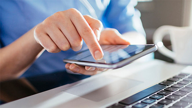 格安スマートフォンを社用携帯にするのは有りか？メリットと検討課題を解説