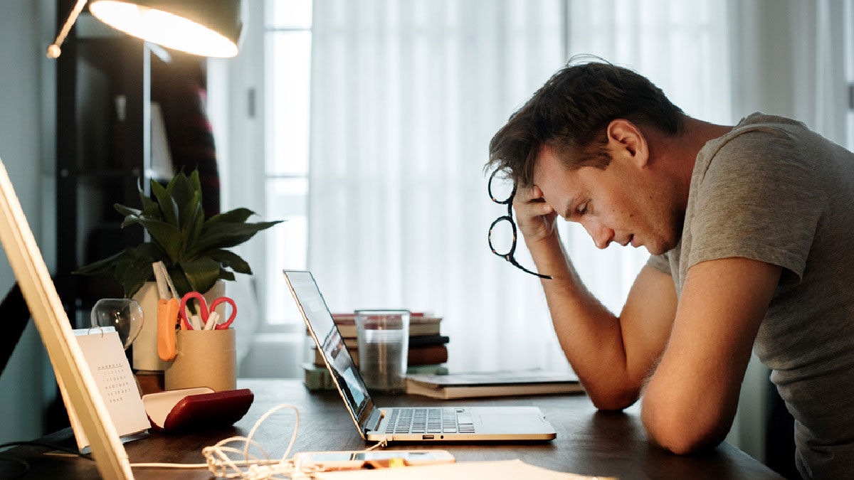 便利なチャットの落とし穴　ビジネスにはビジネス専用のチャットを