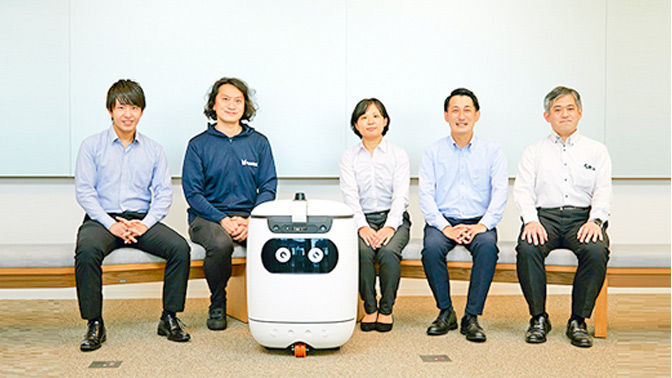 自律走行型配送ロボット「RICE」がセブン-イレブンの商品をオフィスの各階までお届け
