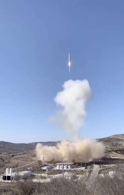 電子科技大学号（出典：中国青年網）