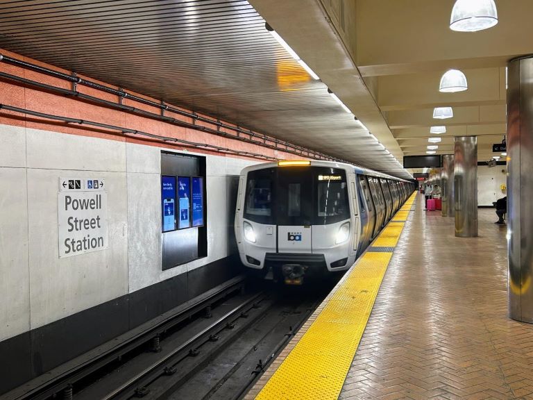 BART@Powell Street Station(筆者撮影)