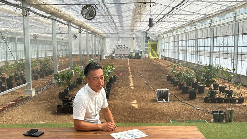 インタビューの様子（バイテックファーム内で伺いました）
