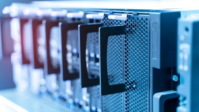 AIデータセンター_GPUサーバーを占有提供