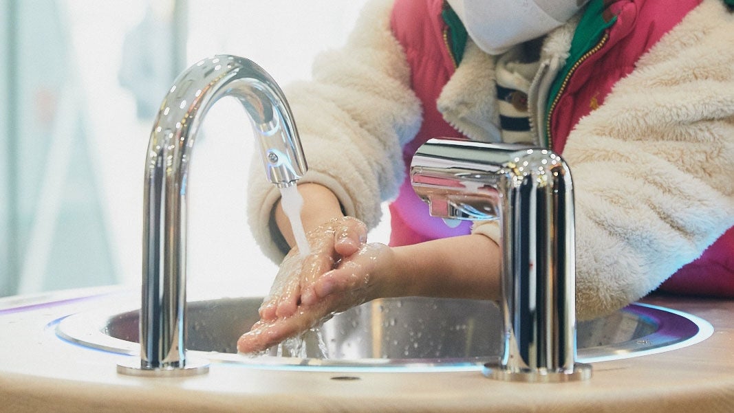 手洗いスタンド（SoftBank） ポータブル手洗いスタンド WOSH | 法人向け | ソフトバンク