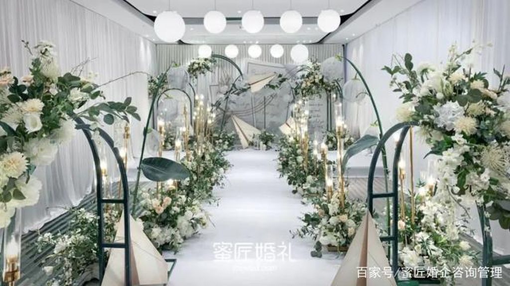 密匠による式場内装例。ビデオ撮影に絞った式なのでスペースが狭い