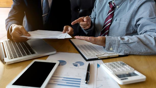 伴走支援サービスで生成AIの活用促進と定着をフルサポート