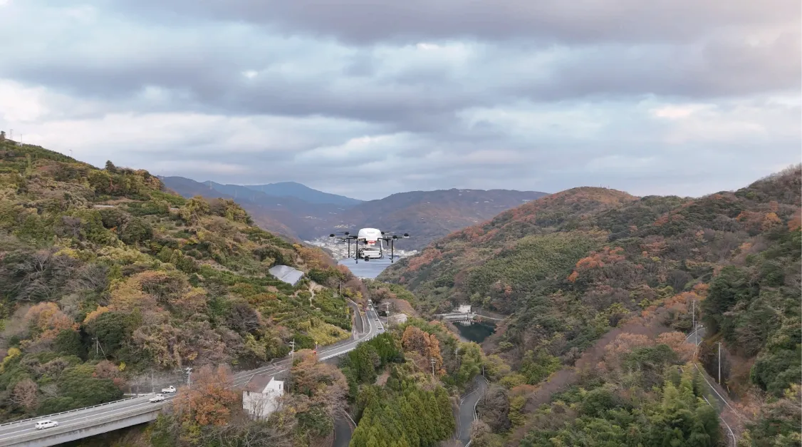 ドローンが飛行している様子
