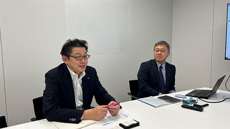 インタビューに応える菅谷氏と中谷氏