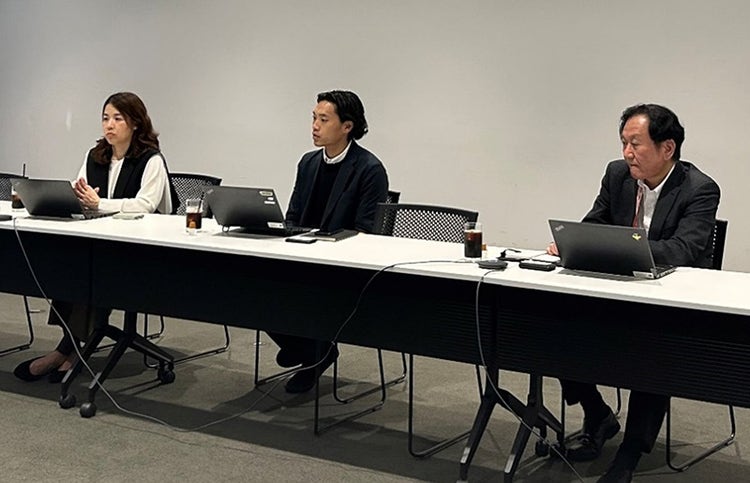 インタビューの様子