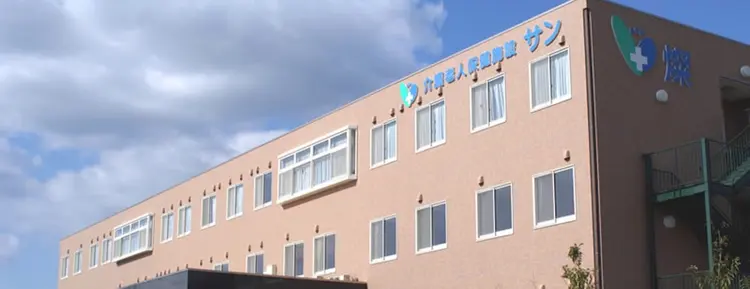 1対1の通話から一斉共有へ。介護現場の連絡工数を大幅に削減して連携を強化