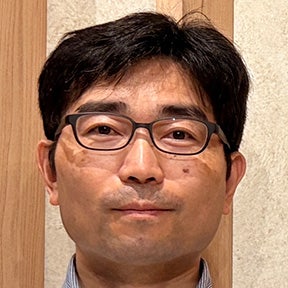 カルビー株式会社　稲手 信吾 氏