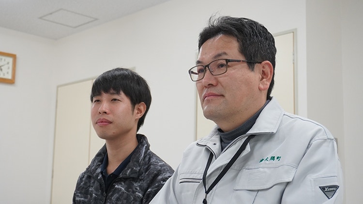 左)経済課　増田祐介氏　右)経済課　課長　里中義郎氏