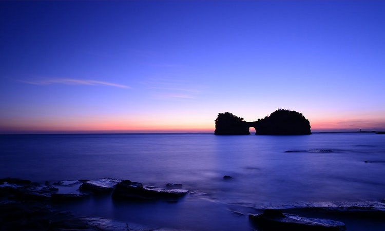 白浜のシンボル“円月島”