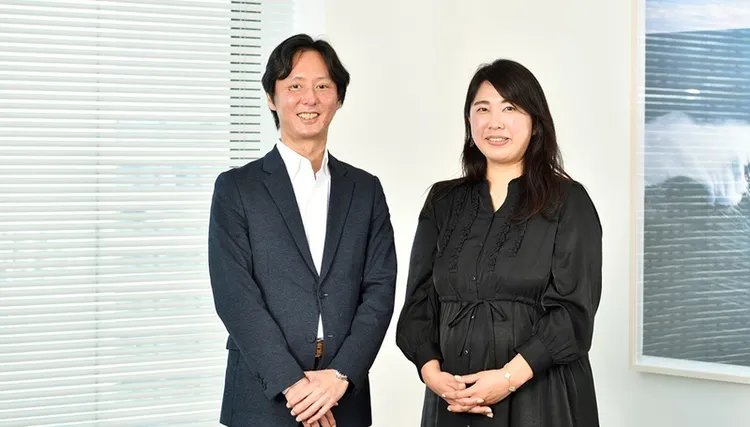 マイクロソフトコーポレーション パートナー事業本部 戦略パートナー本部 部長 香坂 聡 氏と ソフトバンク株式会社 法人プロダクト＆事業戦略本部 デジタルオートメーション事業第2統括部 デジタルオートメーション企画部 事業企画3課 課長 深堀 菜生 氏