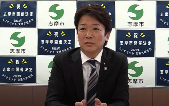 インタビューの様子