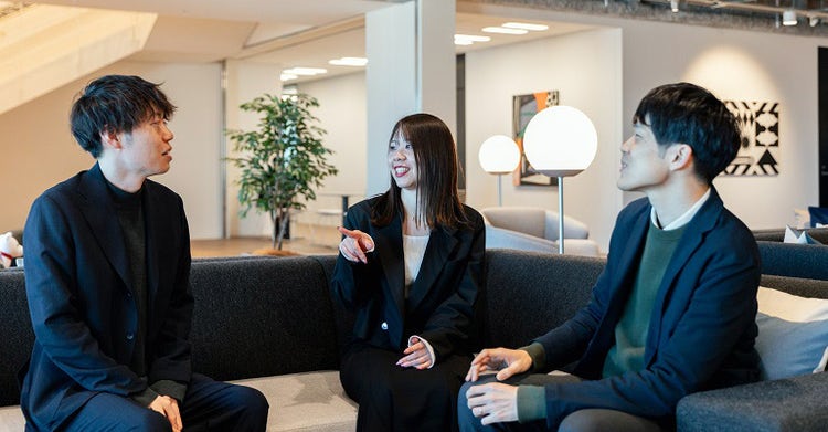 自治体での生成AI活用について議論する三人