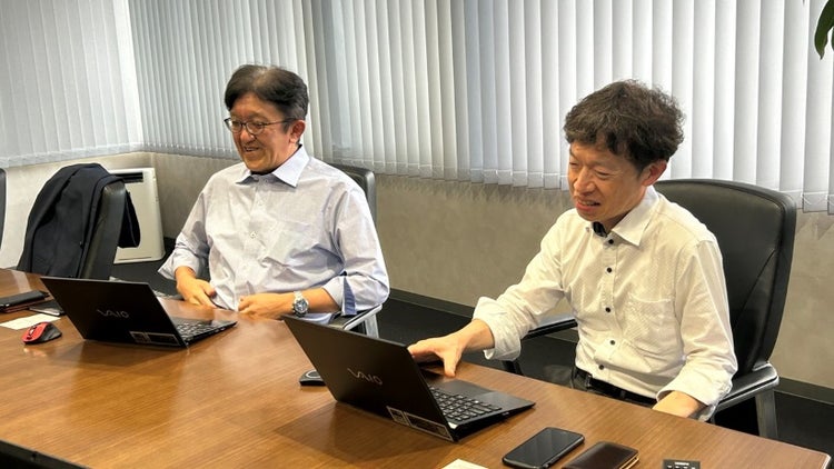 インタビューの様子