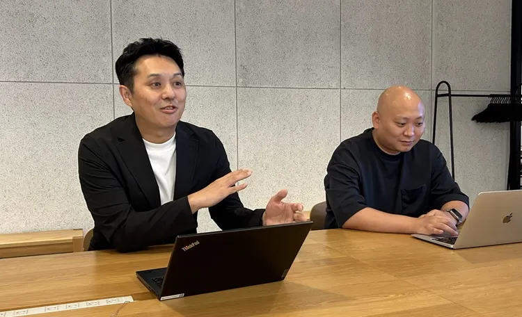 AIエージェントの開発背景を語る皿池（左）と中山（右）