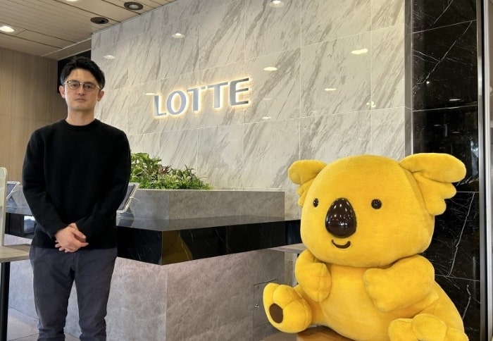 コアラのマーチのコアラとともに