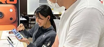 スマホアドバイザーが丁寧に説明します 新iOSのデモ体験