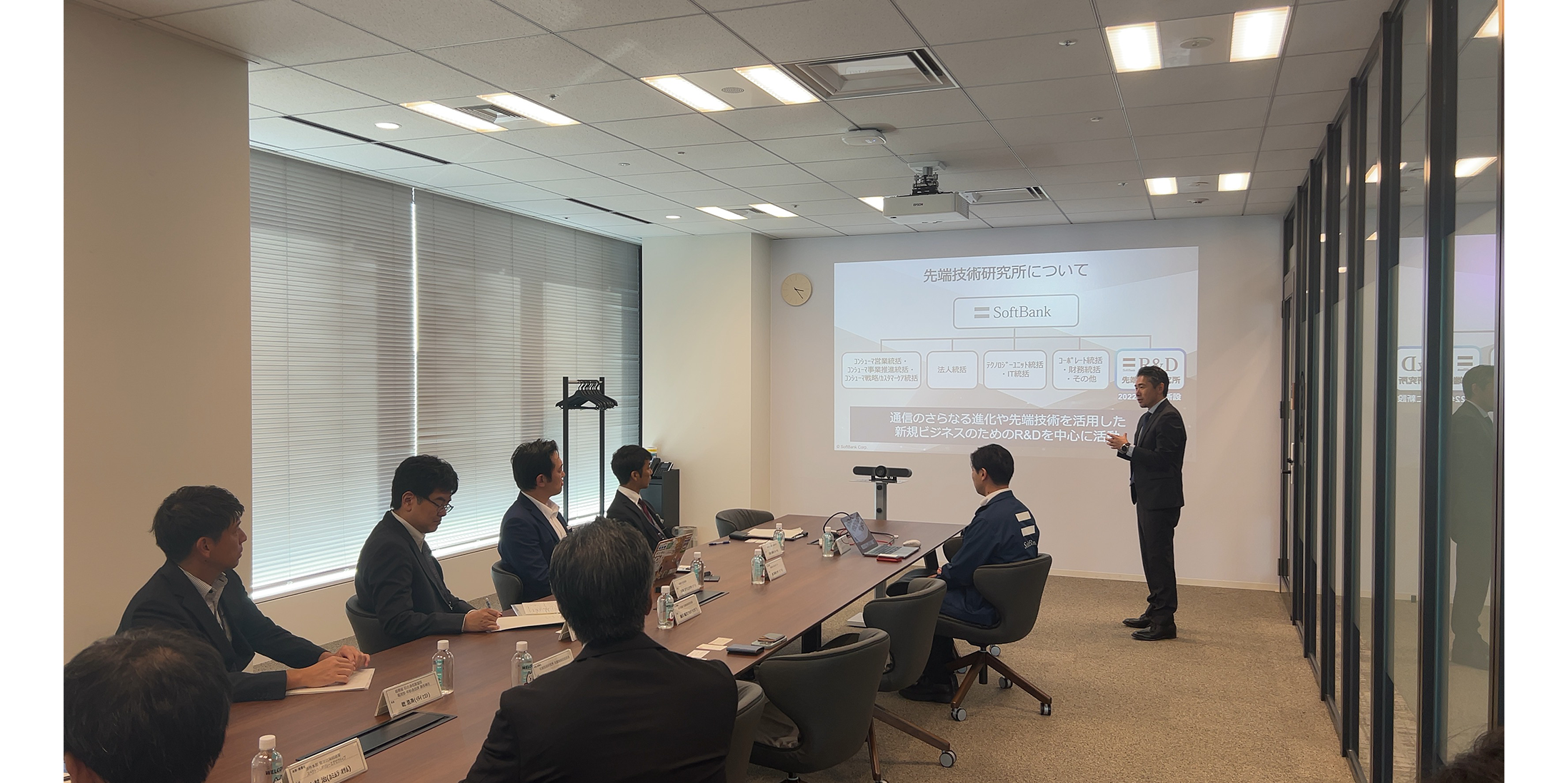 6Gの研究開発の取り組みを説明する湧川所長