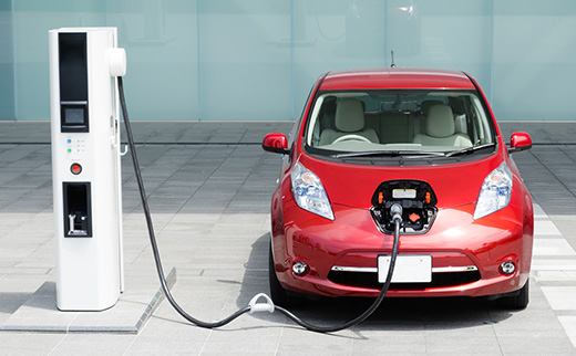 電気自動車のメリットとは？知っておきたい補助金や税金についてもご紹介