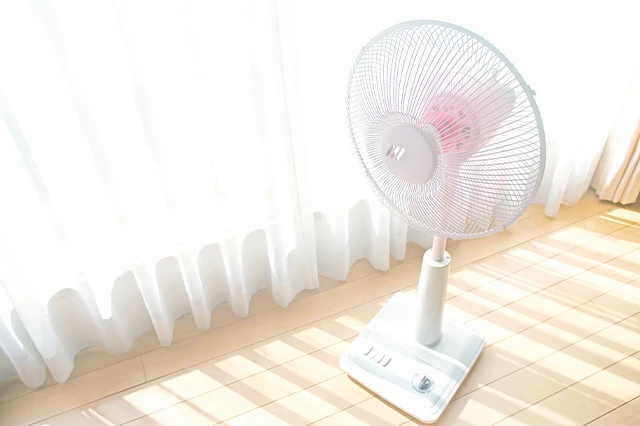 上手に活用して夏の電気代を節約！扇風機の使い方のコツ