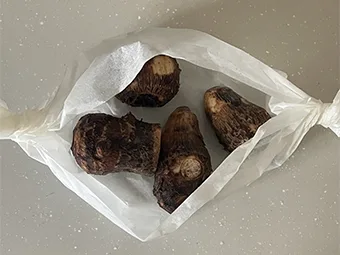 里芋の梅肉和えのつくり方