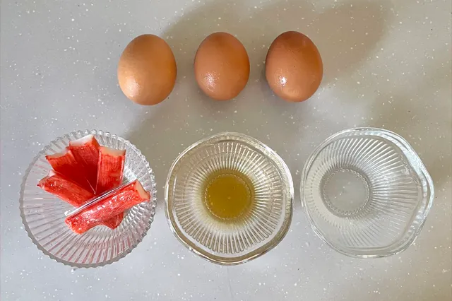 カニカマ入り蒸し玉子のつくり方