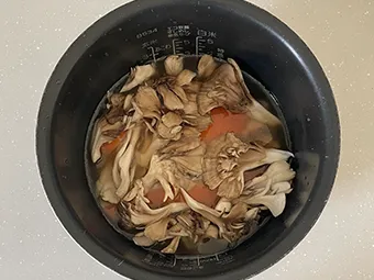 鮭と舞茸の炊き込みご飯のつくり方 その4