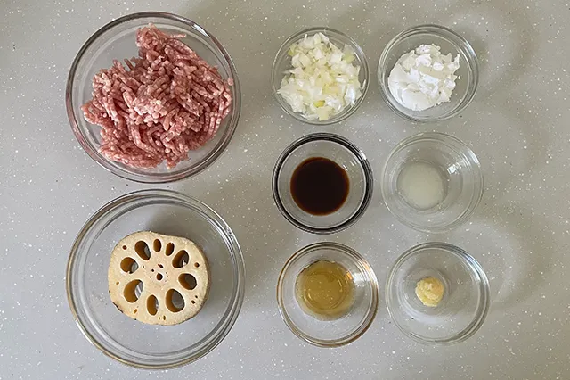 れんこんの蒸し餃子のつくり方 その1