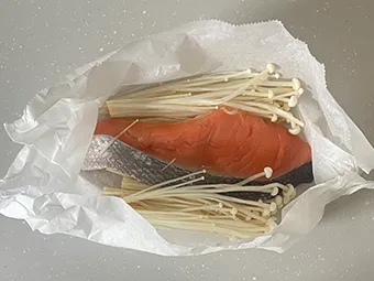 鮭とえのきの味噌マヨ蒸しのつくり方と仕上げ その3