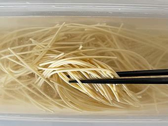 ホットプレートで作る新玉ねぎとそら豆の和風春パスタのつくり方 その4