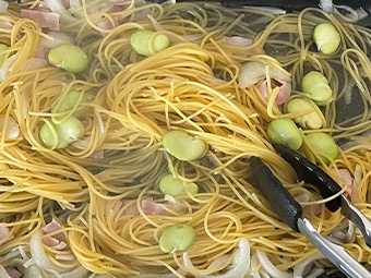 ホットプレートで作る新玉ねぎとそら豆の和風春パスタのつくり方 その10