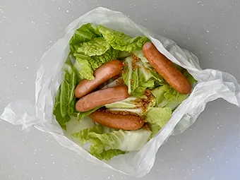 白菜とウインナーのコンソメ蒸しの下準備 その3