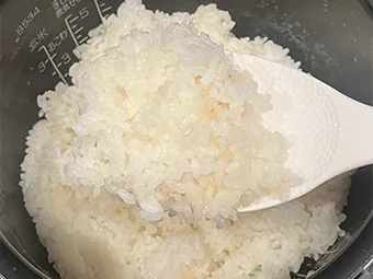 鮭のちゃんちゃん焼き&白菜とウインナーのコンソメ蒸し&わかめごはん 炊飯3