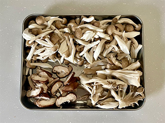 きのこのバター醤油パスタ つくり方1