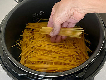 きのこのバター醤油パスタ つくり方2