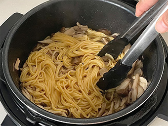 きのこのバター醤油パスタ つくり方7